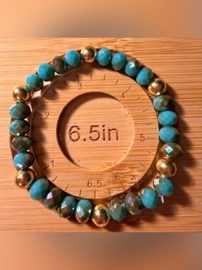 Turquoise Faceted Beaded Stretch Bracelet with Gold Accents